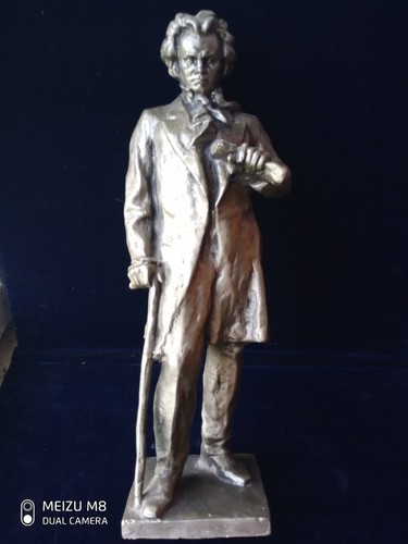 Big bust statue figurine - big,